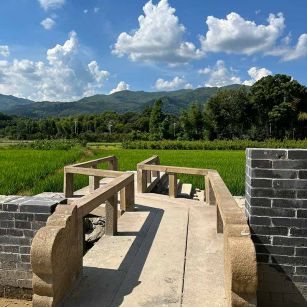 山南花岗岩仿古石材景区使用案例