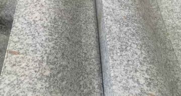 山南芙蓉白S型拉丝面路沿石