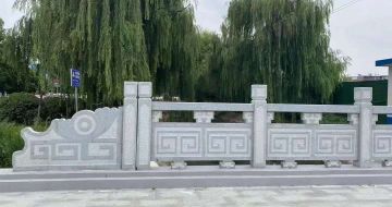 山南 芝麻灰桥栏杆、河道栏杆安装效果