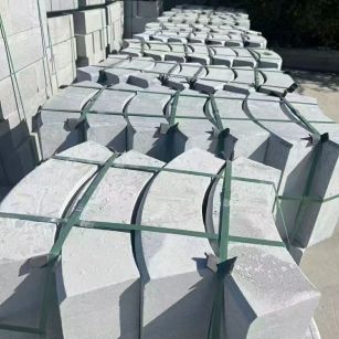 山南 芝麻灰弧形路沿石
