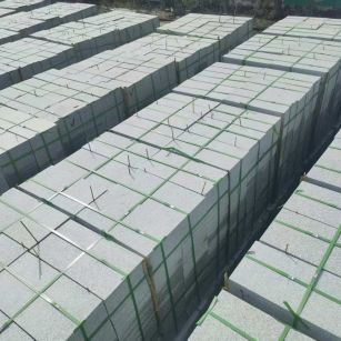 山南 芝麻白1.8公分火烧300*600地铺，清仓大甩卖
