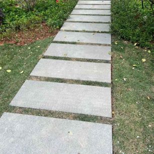 山南 芝麻黑小区踏步、汀步石铺装效果