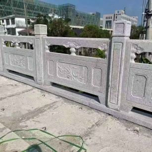 山南 芝麻白栏杆