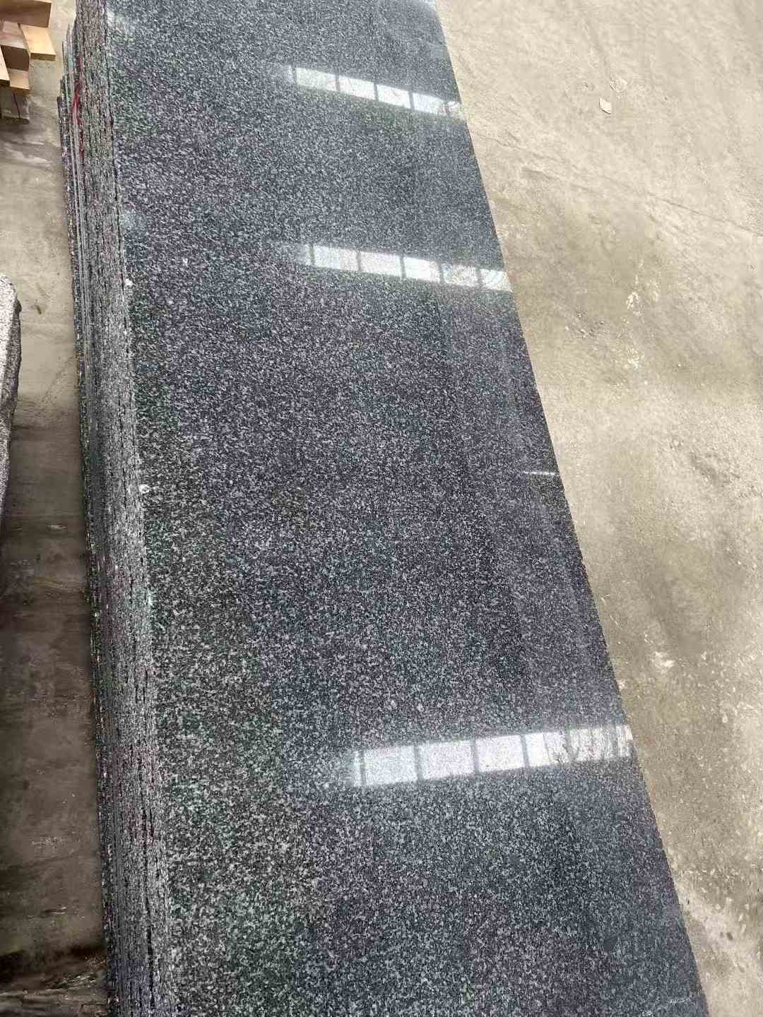 山南 芝麻黑光面