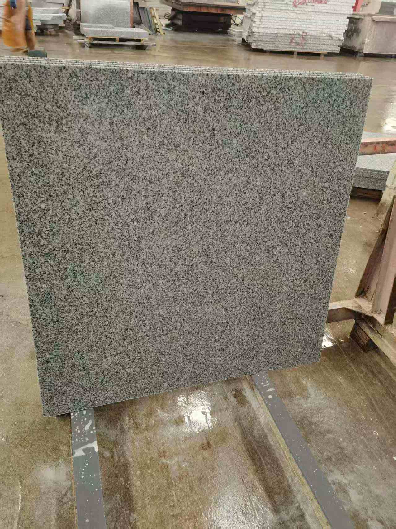 山南 芝麻白光面900*900，高地铁标准