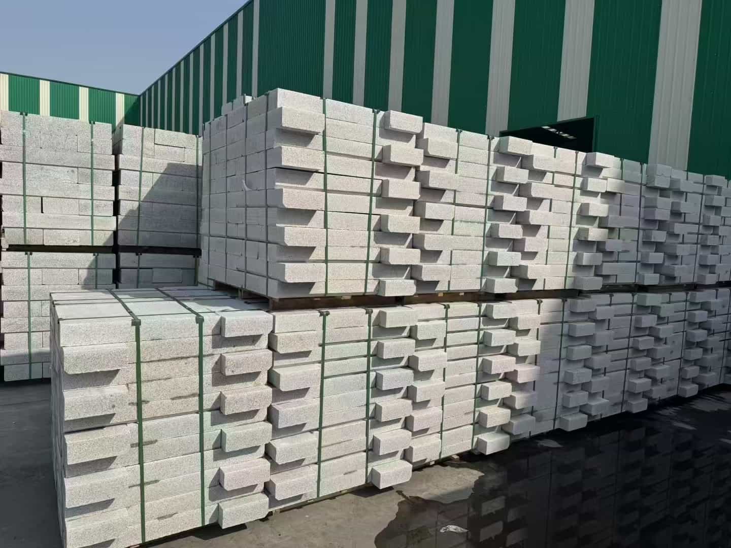 山南芝麻白路沿石