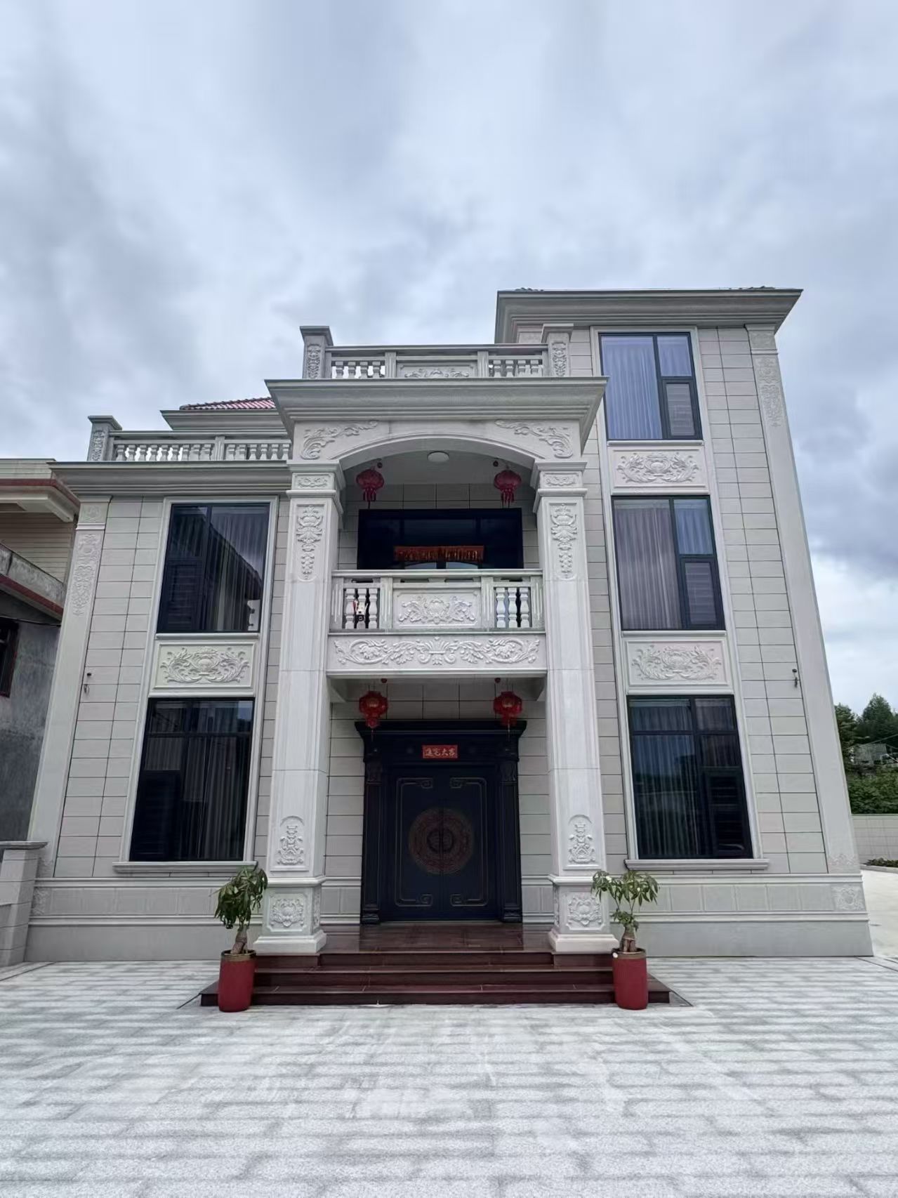 山南 芝麻白石材别墅干挂案例展示