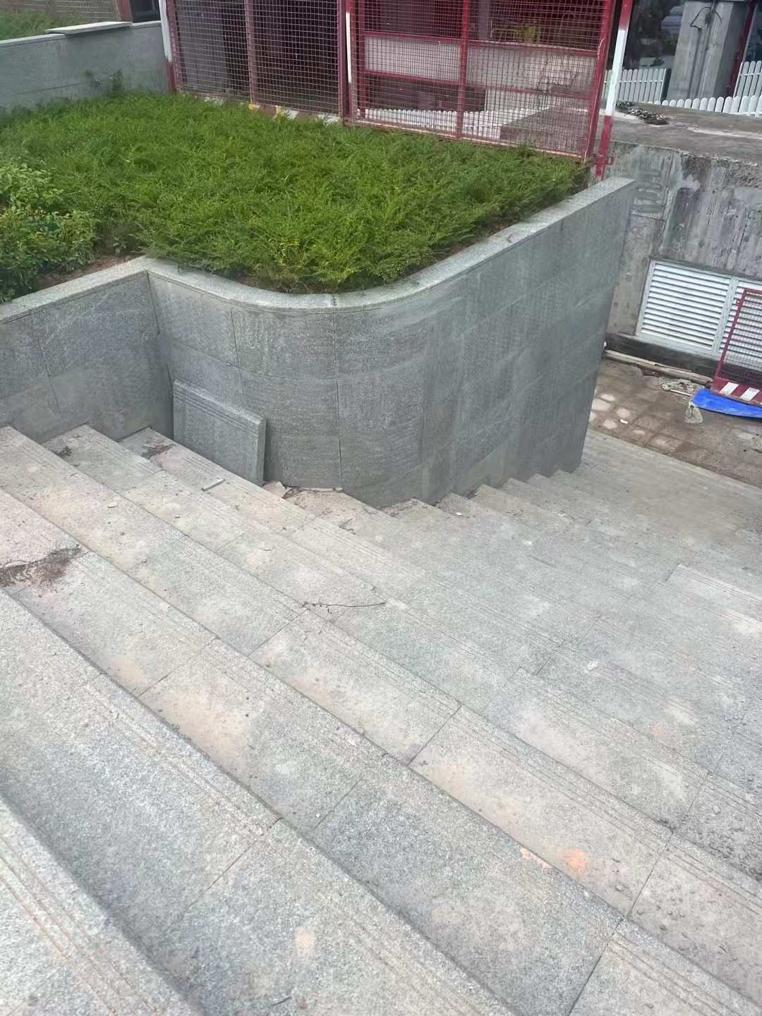 山南 芝麻黑火烧面铺装案例