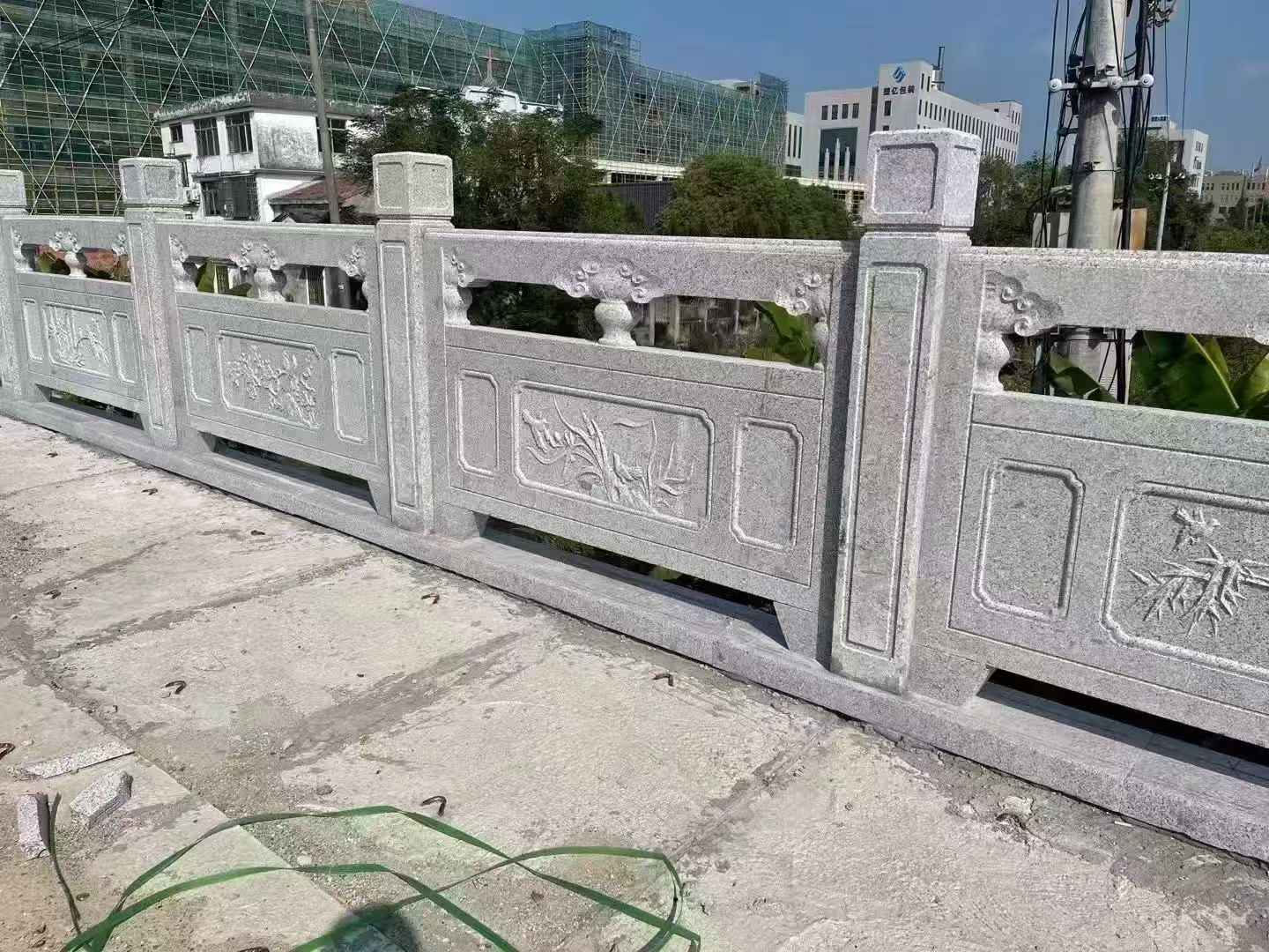 山南 芝麻白栏杆