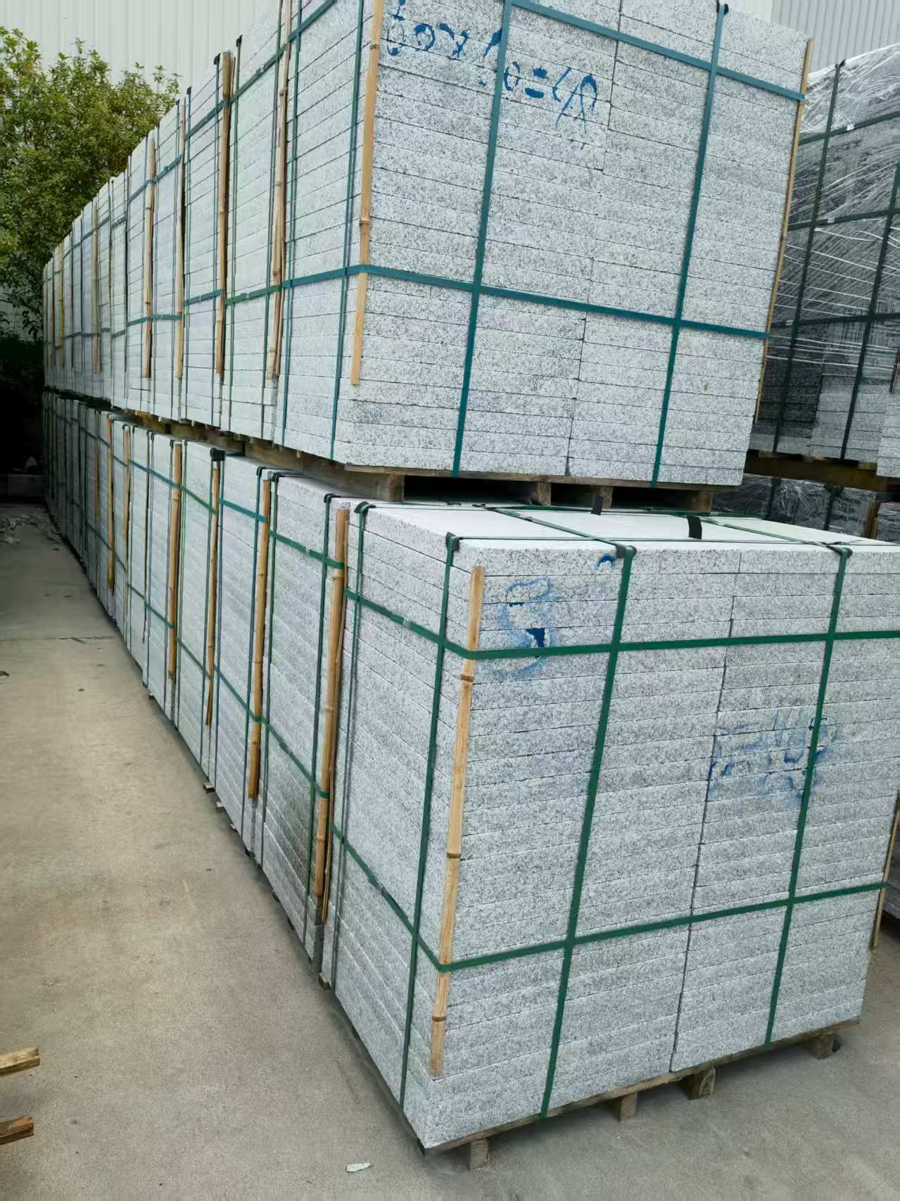 山南 大花芙蓉白火烧成品，市政园林广场地铺石